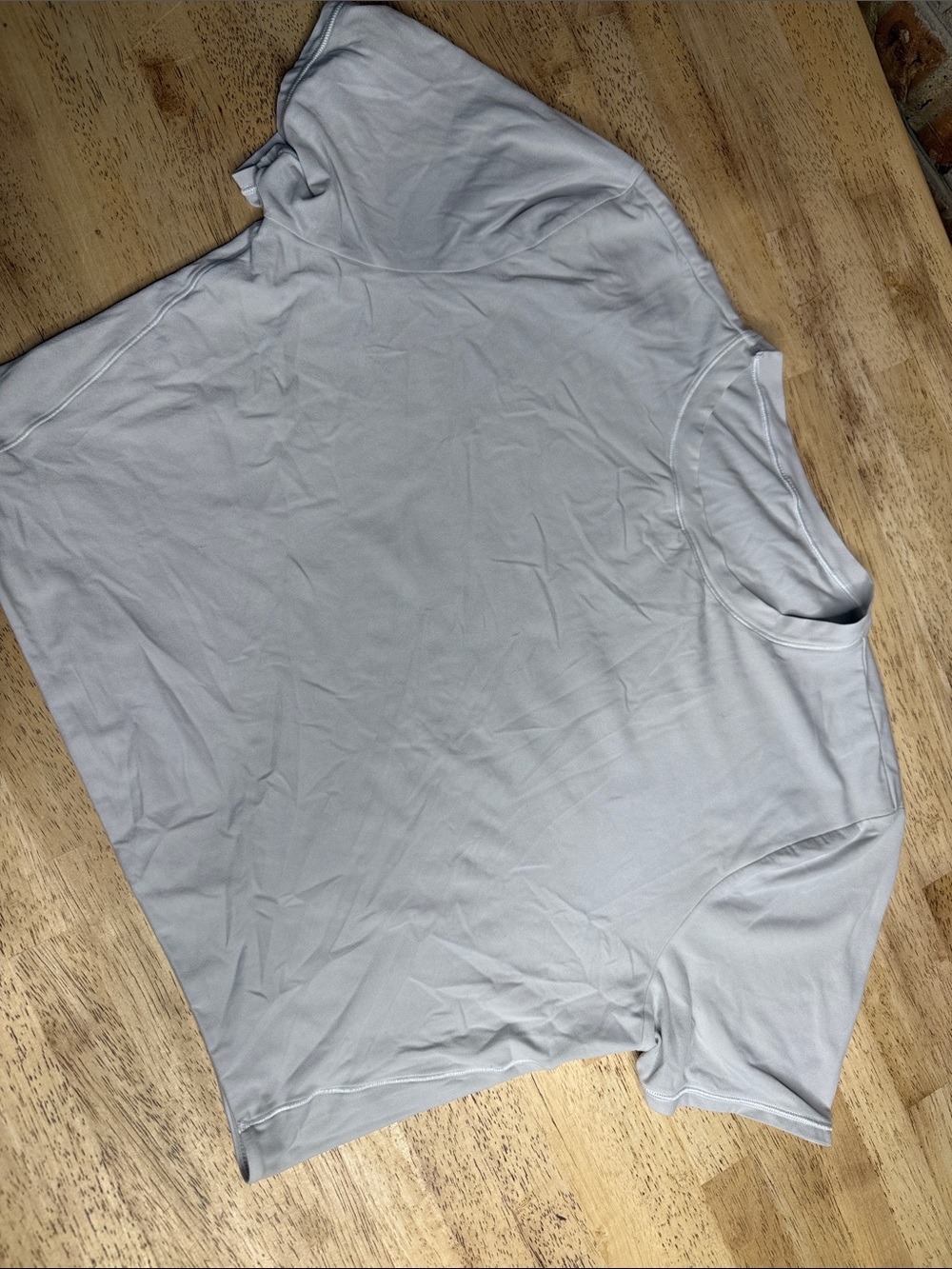 lululemon athletica Women's Light Gray Crop Tee